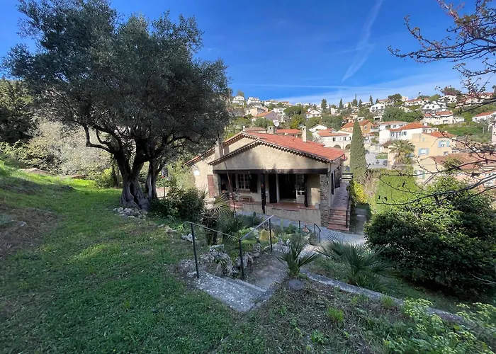 - Quartier Noailles * Hyeres